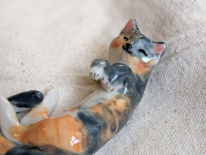 calico cat figurine