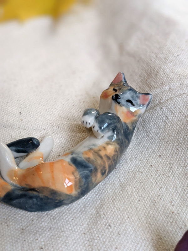 calico cat figurine