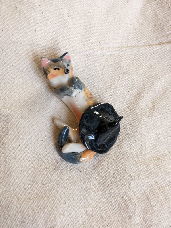 calico cat figurine