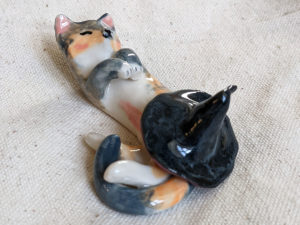 calico cat figurine