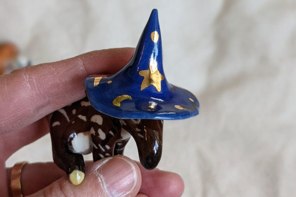 tapir figurine porcelaine magie