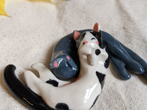 snuggling cats porcelain figurines