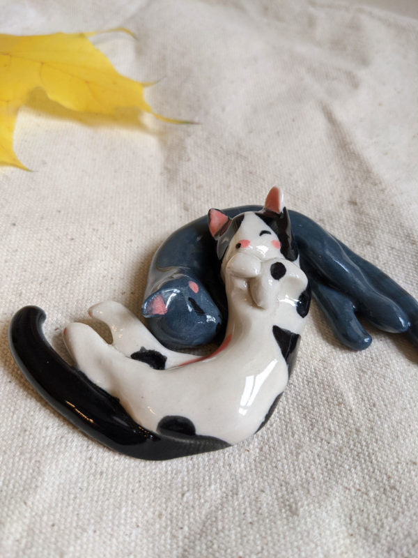 snuggling cats porcelain figurines