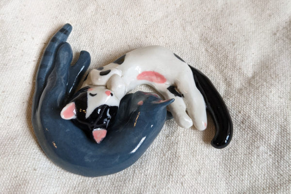 snuggling cats porcelain figurines