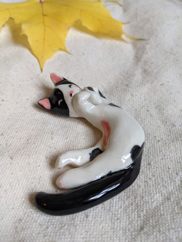 snuggling cats porcelain figurines