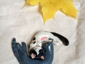 snuggling cats porcelain figurines