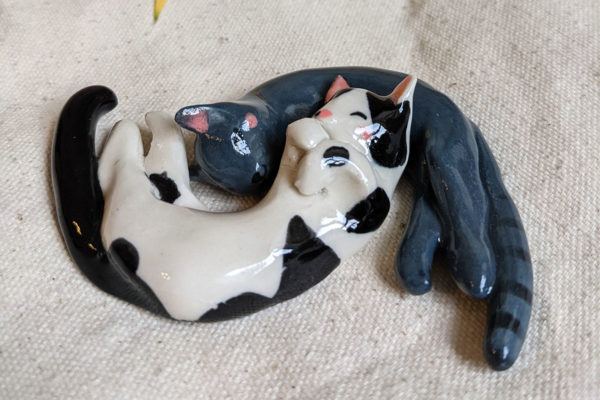 snuggling cats porcelain figurines