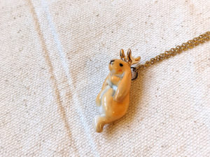 pendentif lapin bélier