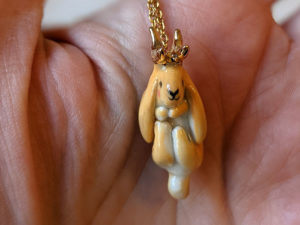 pendentif lapin bélier