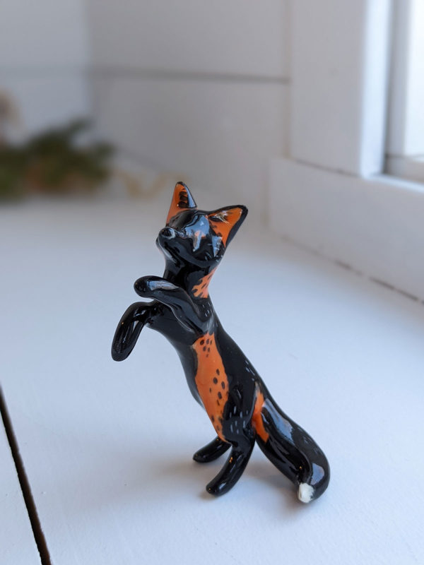 cross fox figurine