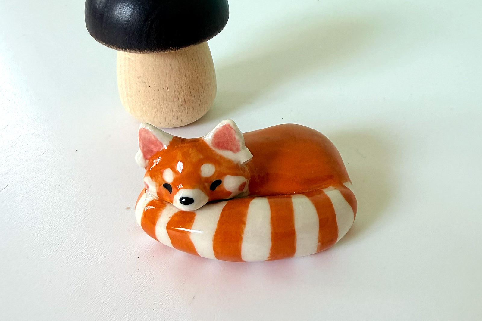 Figurine - Red Panda - Sleeping