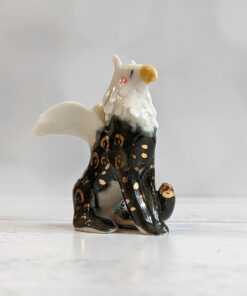 porcelain gryphin gold