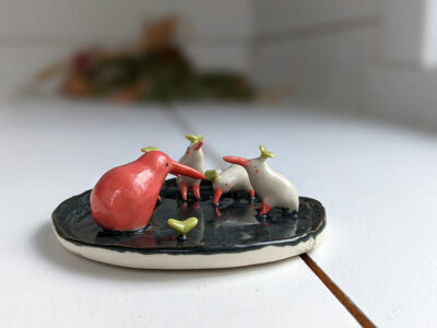 Dragons and Kiwi Dish - Image 3