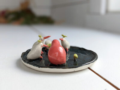 Dragons and Kiwi Dish - Image 4