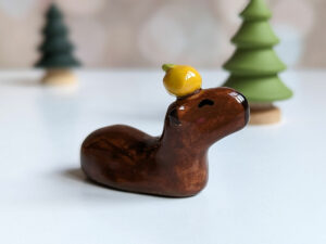 ceramic figurine capybara orange holder