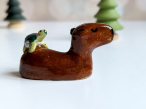 figurine capybara turtle