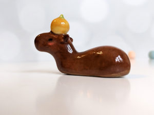 ceramic figurine capybara orange holder