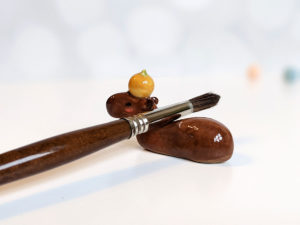ceramic figurine capybara orange holder