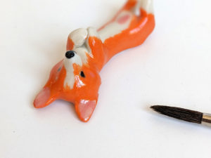 porcelain corgi brush holder