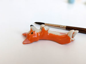 porcelain corgi brush holder
