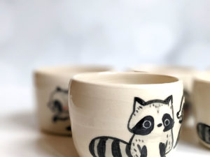 stoneware tumbler raccoon kness