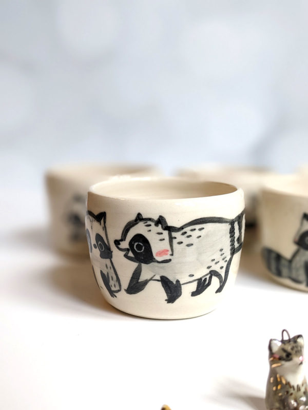 stoneware tumbler raccoon kness