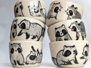 stoneware tumbler raccoon kness