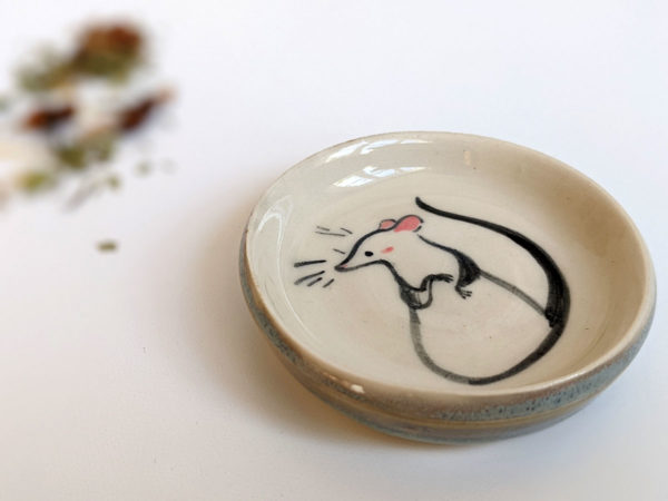 stoneware rat dish