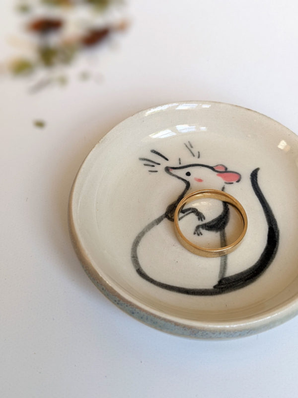 stoneware rat dish