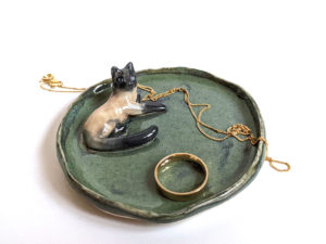 blue point cat jewelry dish