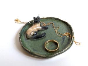 blue point cat jewelry dish