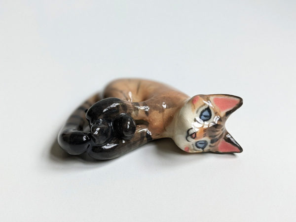 cat portrait figurine