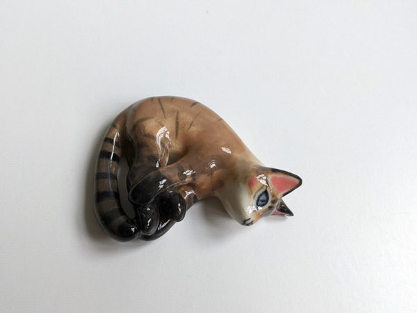 cat portrait figurine