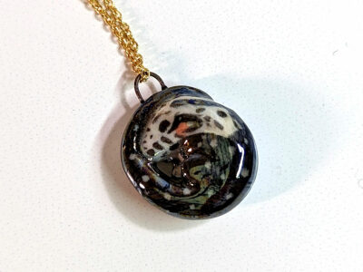 Tegu Pendant