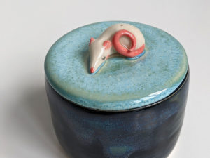 porcelain lidded jar rat urn