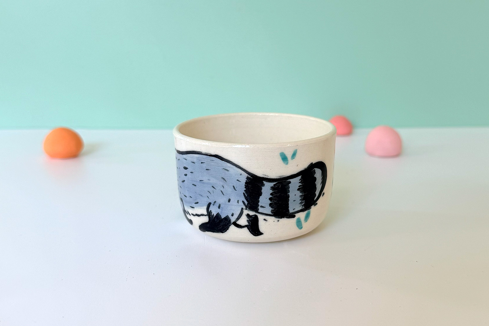 Alternative view of Tumbler - Raccoon