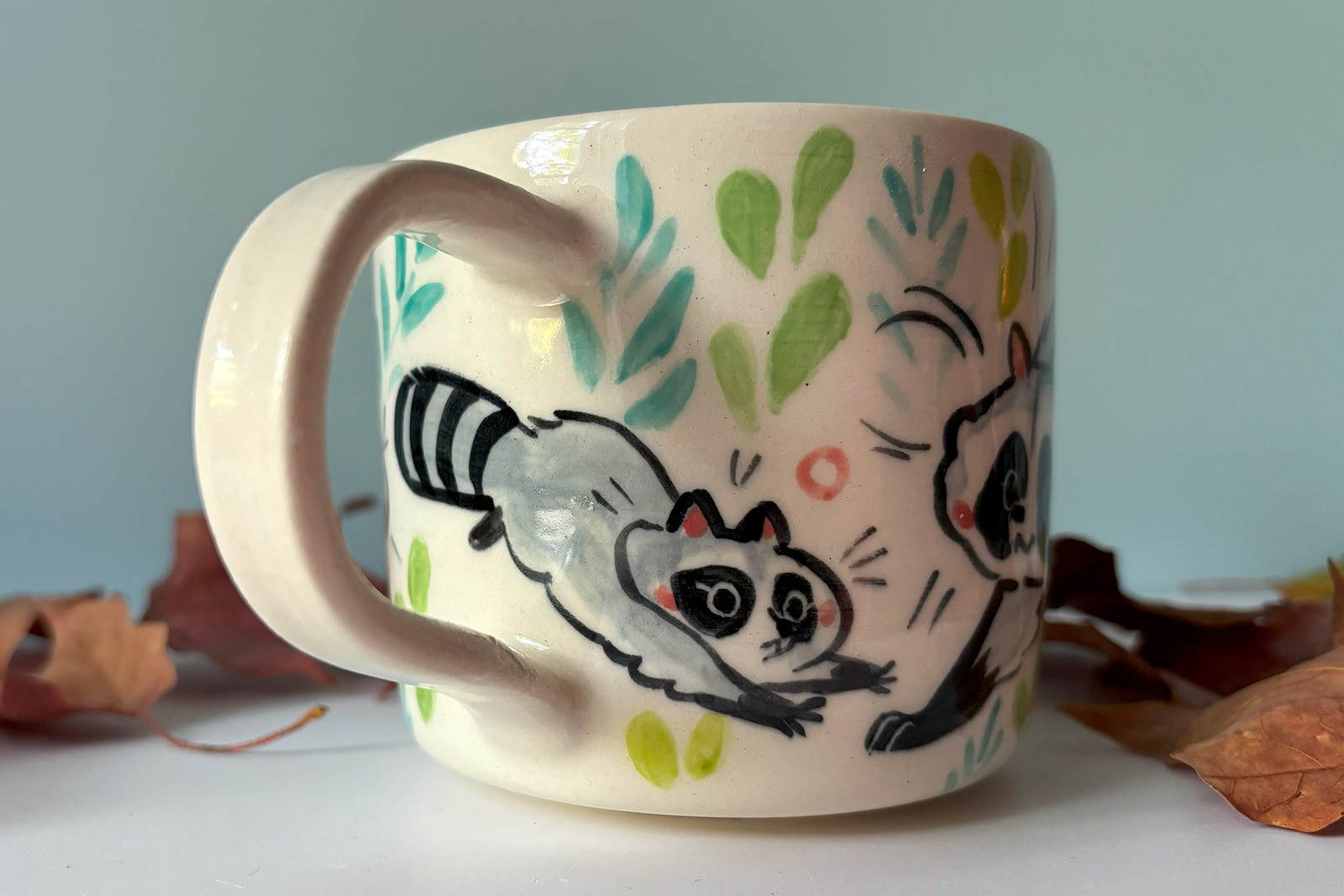 Alternative view of Mug Ratons Laveurs