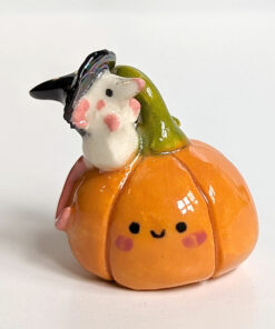 pumpkin mouse figurine
