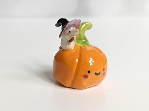 pumpkin mouse figurine