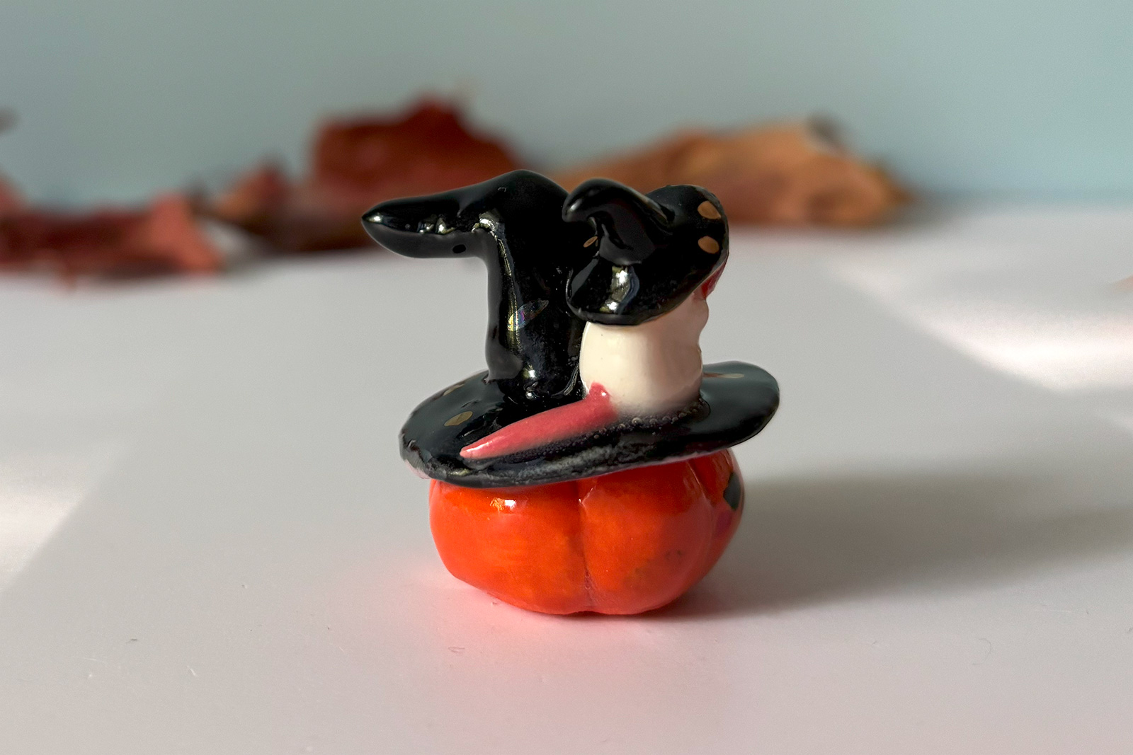 Alternative view of Figurine - Pumpkin and Witch Mouse