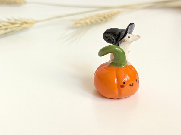 pumpkin mouse figurine