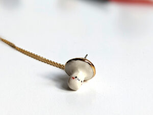 porcelain pendant gold cap