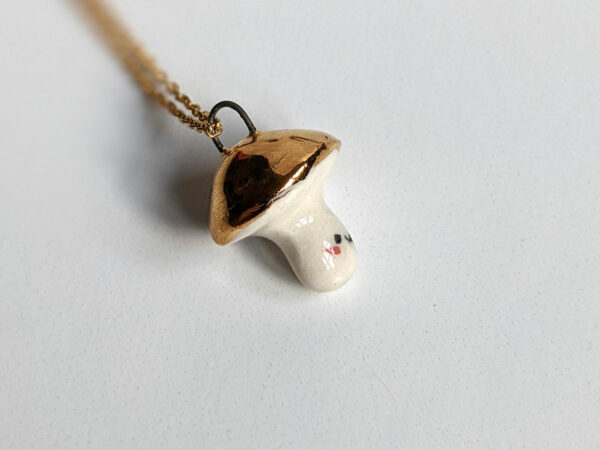 porcelain pendant gold cap