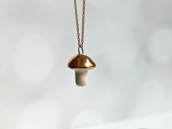 porcelain pendant gold cap