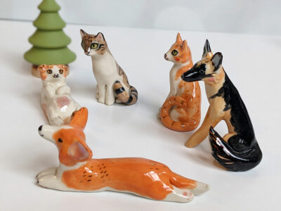 5 Figurines - Image 4