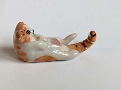 5 Figurines - Image 16