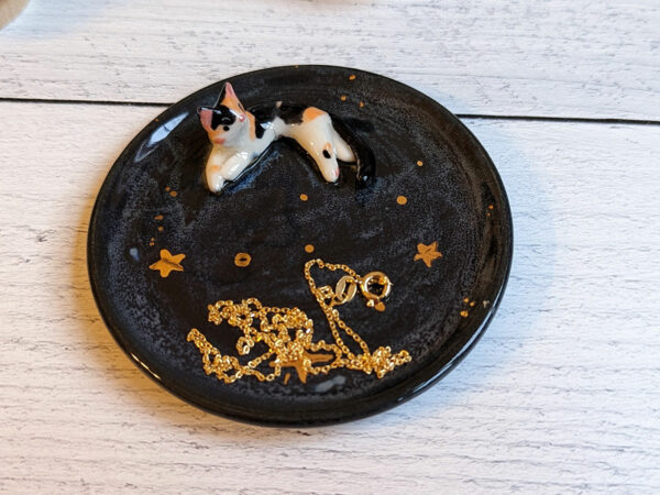 commission cat ring dish