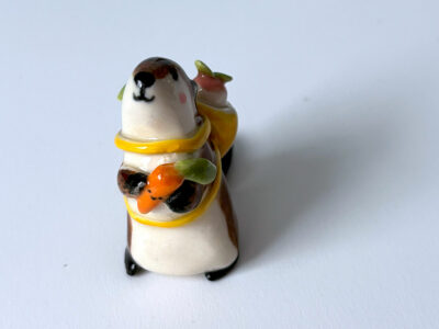 Porcelain Figurine : Mama Beaver and Groceries - Image 7