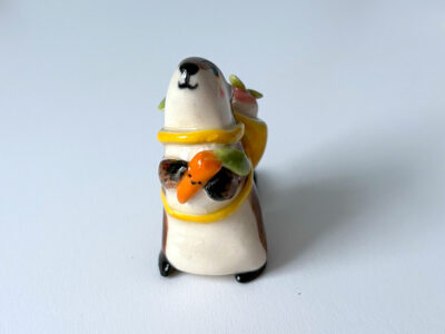 Porcelain Figurine : Mama Beaver and Groceries - Image 3