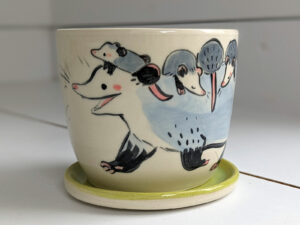 medium planter opossum family